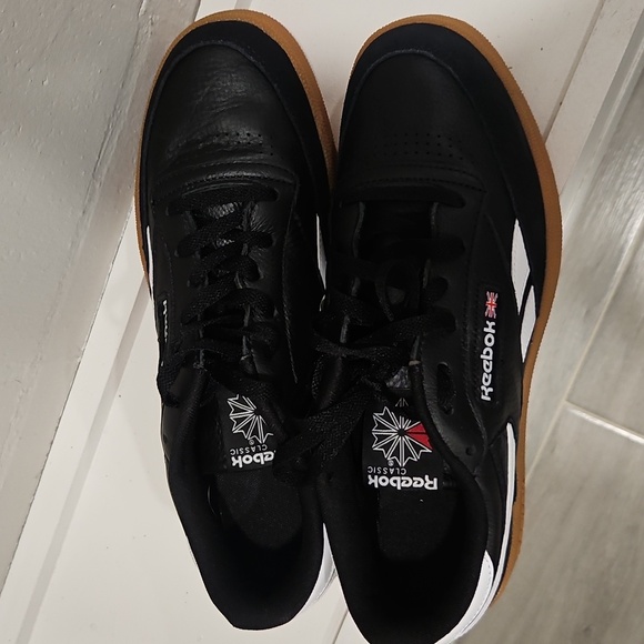 Reebok Black and White Sneakers Classic Court Style Size 11.5 - Picture 2 of 4